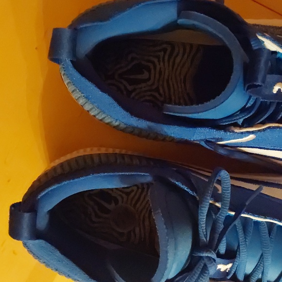 MENS NIKE COSMIC UTILITY 3 TBGAME ROYAL BLUE SIZE 11.5 SNEAKERS - Picture 3 of 6